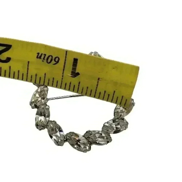 Vintage Rhinestone Brooch Faceted Leaves Wreath Circle Rhodium Plate Statement - Picture 5 of 5